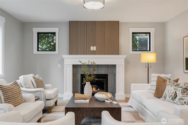 6223 43rd Avenue NE, Seattle, WA 98115