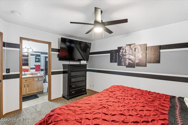 1073 W Kyler AVE, Hayden, ID 83835