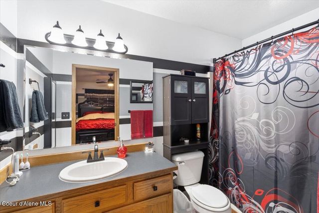 1073 W Kyler AVE, Hayden, ID 83835