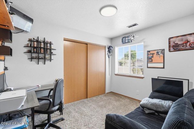 1073 W Kyler AVE, Hayden, ID 83835