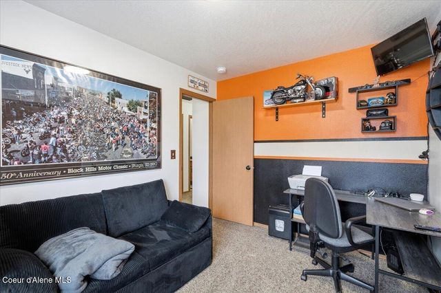1073 W Kyler AVE, Hayden, ID 83835