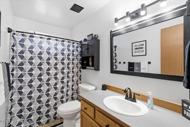1073 W Kyler AVE, Hayden, ID 83835