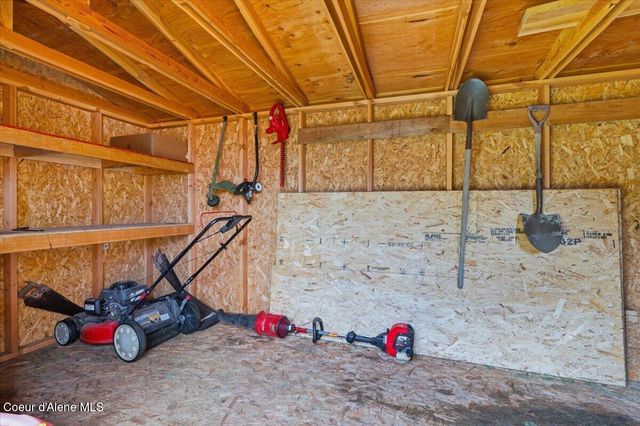 1073 W Kyler AVE, Hayden, ID 83835