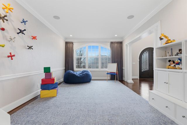 2424 Highland Drive, Ann Arbor, MI 48105