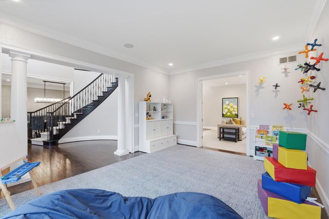 2424 Highland Drive, Ann Arbor, MI 48105