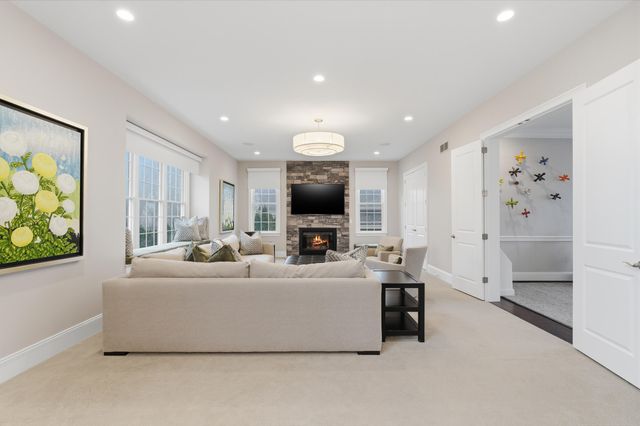 2424 Highland Drive, Ann Arbor, MI 48105