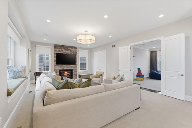 2424 Highland Drive, Ann Arbor, MI 48105