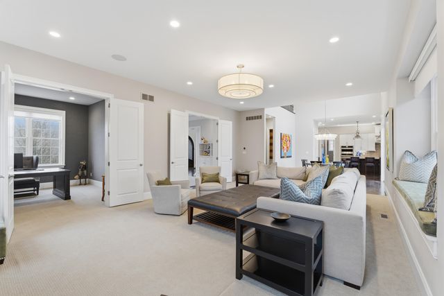 2424 Highland Drive, Ann Arbor, MI 48105