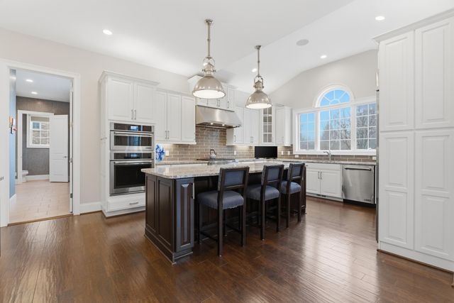 2424 Highland Drive, Ann Arbor, MI 48105