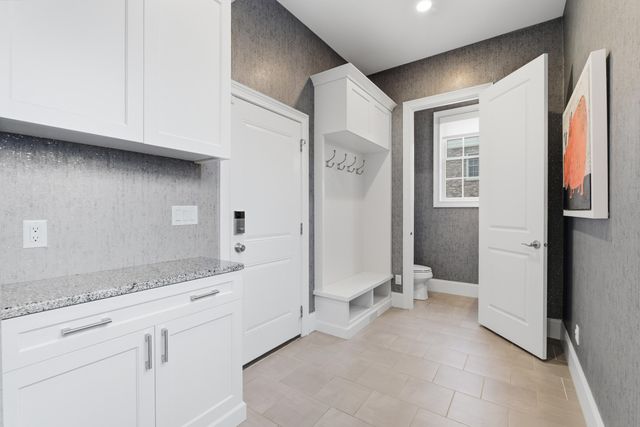 2424 Highland Drive, Ann Arbor, MI 48105