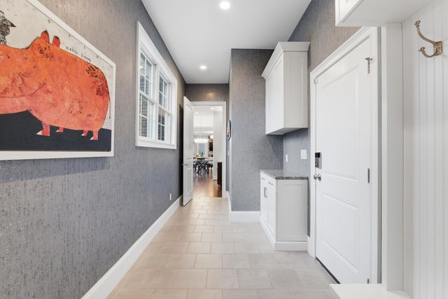 2424 Highland Drive, Ann Arbor, MI 48105