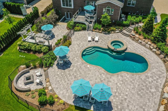 2424 Highland Drive, Ann Arbor, MI 48105