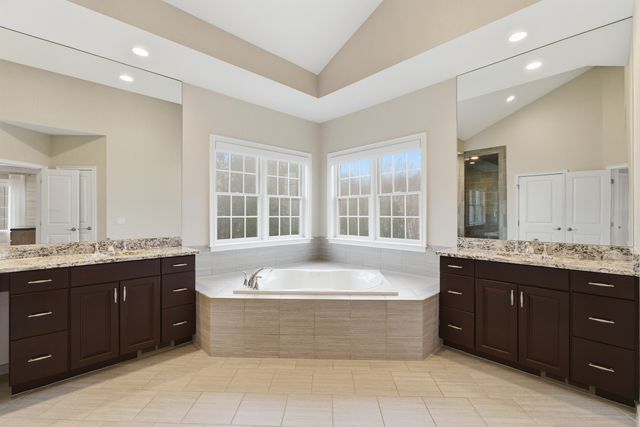 2424 Highland Drive, Ann Arbor, MI 48105