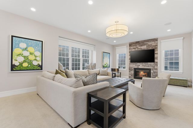 2424 Highland Drive, Ann Arbor, MI 48105