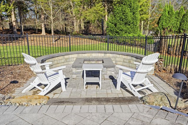 2424 Highland Drive, Ann Arbor, MI 48105