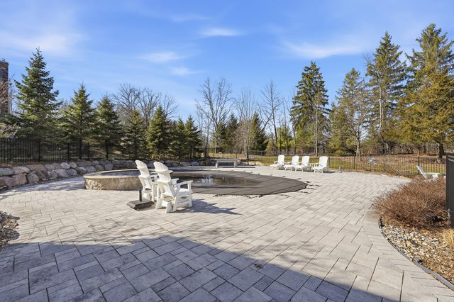 2424 Highland Drive, Ann Arbor, MI 48105