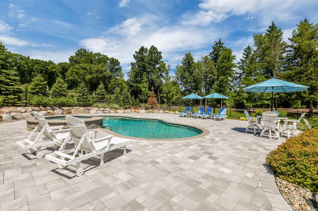 2424 Highland Drive, Ann Arbor, MI 48105