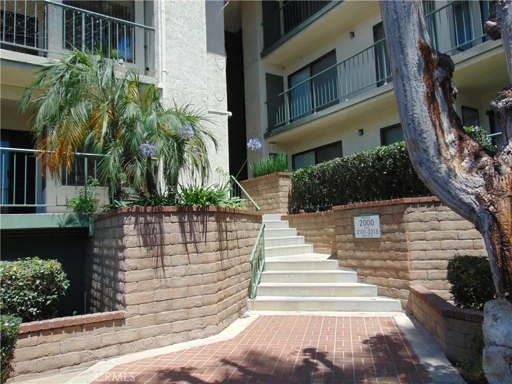 2203 Apricot, Irvine, CA 92618