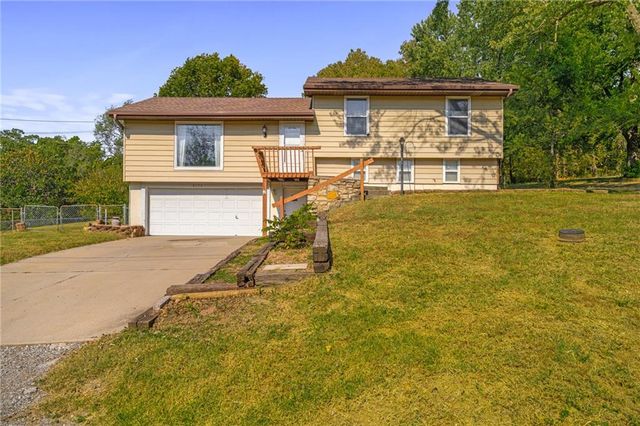 8136 Berger Avenue, Kansas City, KS 66111