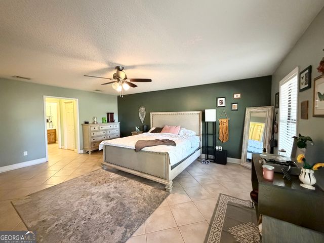 2124 Horseshoe Cove Road, Waverly, GA 31565