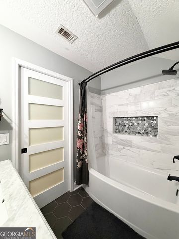 2124 Horseshoe Cove Road, Waverly, GA 31565