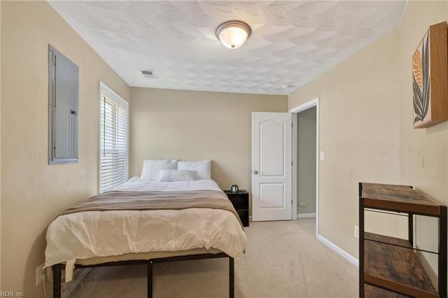 5529 Taylors Walke LN, Virginia Beach, VA 23462