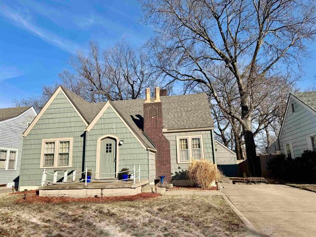 826 S Madison Ave, Wichita, KS 67211