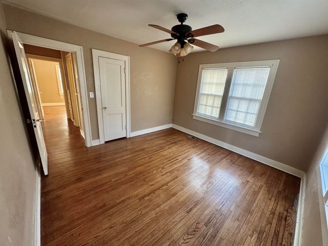 826 S Madison Ave, Wichita, KS 67211