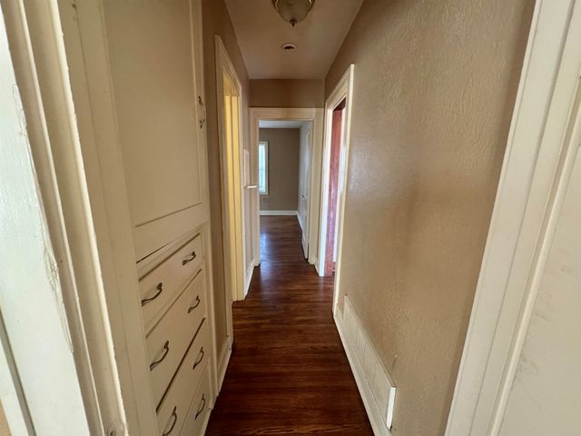 826 S Madison Ave, Wichita, KS 67211