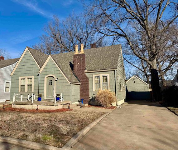 826 S Madison Ave, Wichita, KS 67211