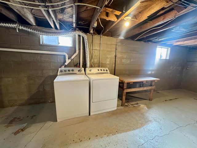 826 S Madison Ave, Wichita, KS 67211