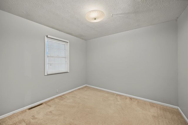 2058 Lewis St, Salina, KS 67401