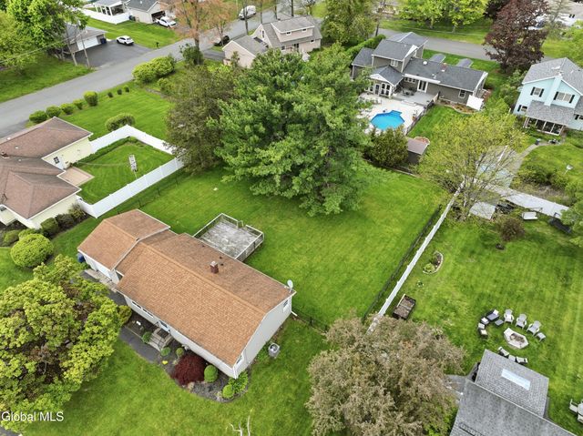 4 Earl Lynn Court, Cohoes, NY 12047
