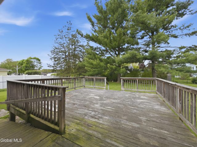 4 Earl Lynn Court, Cohoes, NY 12047