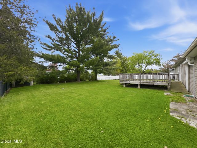 4 Earl Lynn Court, Cohoes, NY 12047