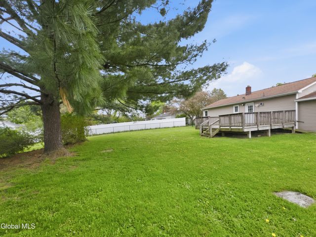 4 Earl Lynn Court, Cohoes, NY 12047