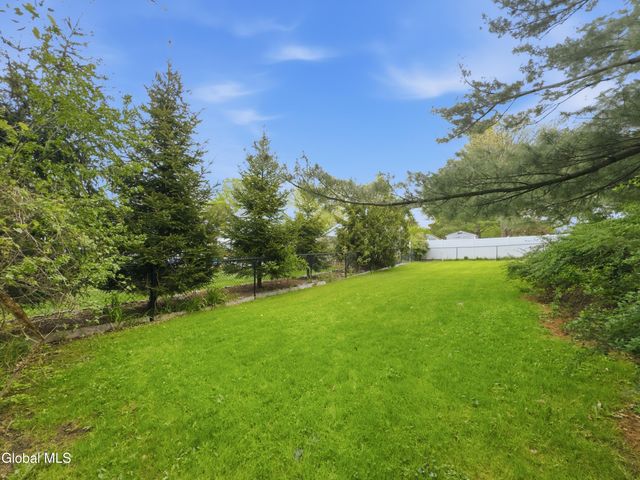 4 Earl Lynn Court, Cohoes, NY 12047