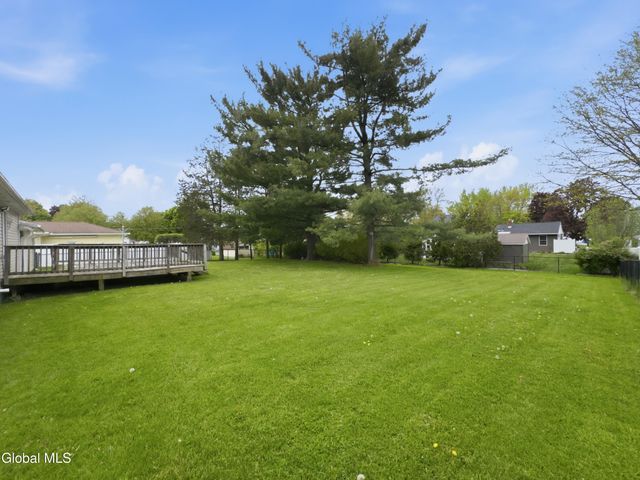 4 Earl Lynn Court, Cohoes, NY 12047