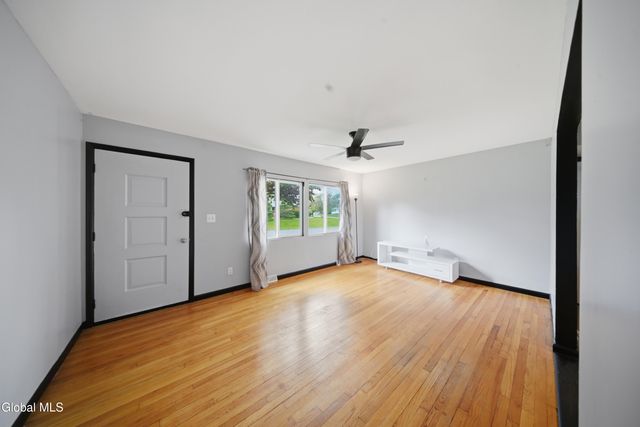 4 Earl Lynn Court, Cohoes, NY 12047