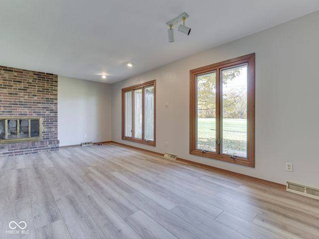 952 Santa Ana Drive, Greenwood, IN 46143