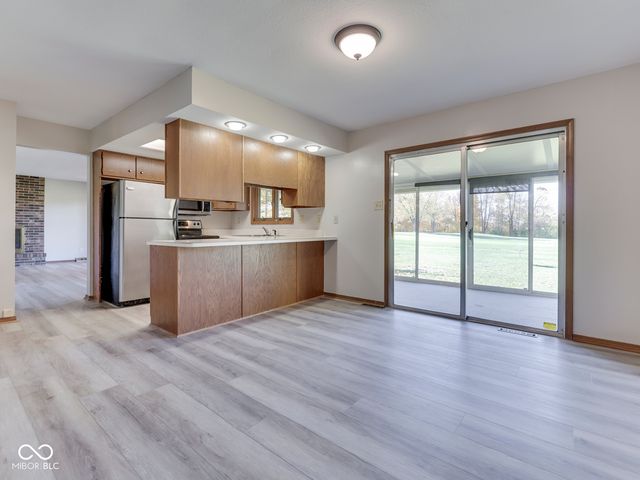 952 Santa Ana Drive, Greenwood, IN 46143