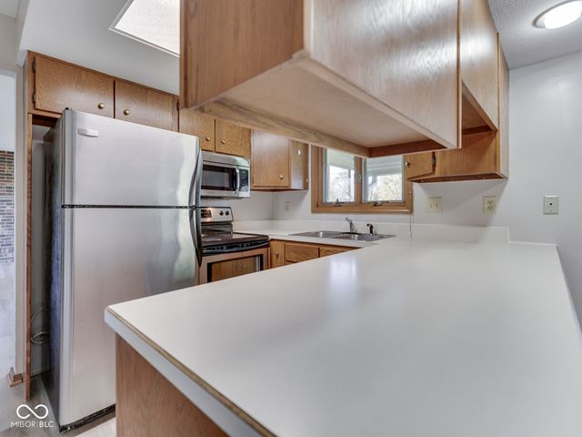 952 Santa Ana Drive, Greenwood, IN 46143