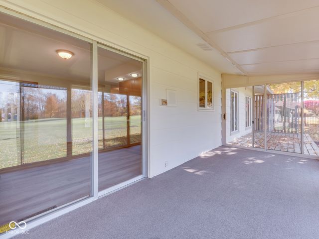 952 Santa Ana Drive, Greenwood, IN 46143