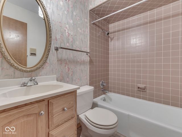 952 Santa Ana Drive, Greenwood, IN 46143