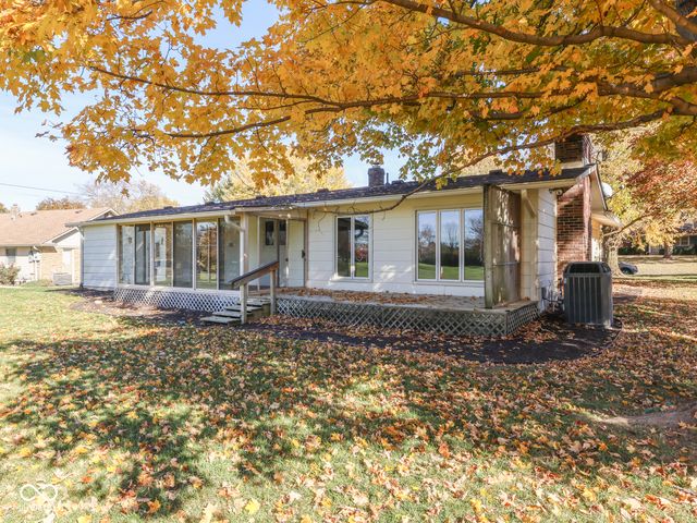 952 Santa Ana Drive, Greenwood, IN 46143