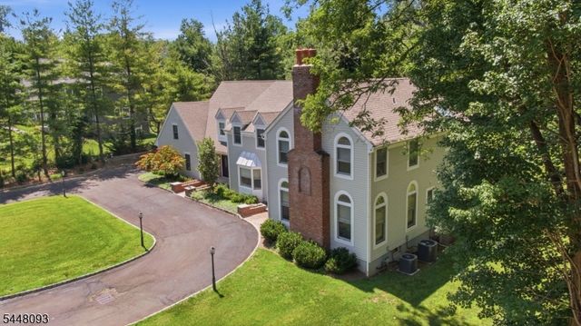 21 Round Top Rd, Warren Twp., NJ 07059