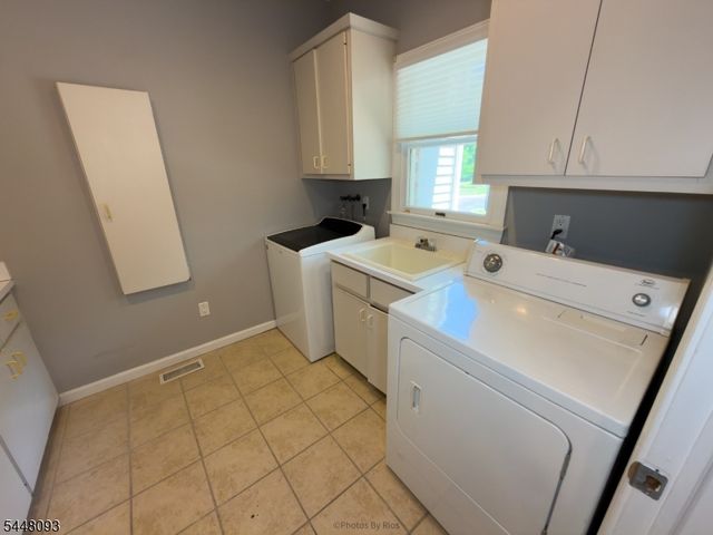 21 Round Top Rd, Warren Twp., NJ 07059