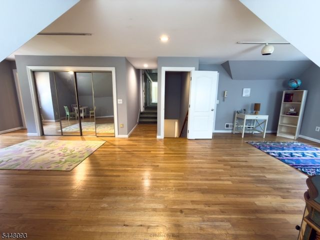 21 Round Top Rd, Warren Twp., NJ 07059