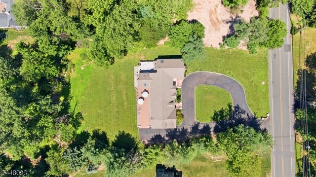 21 Round Top Rd, Warren Twp., NJ 07059