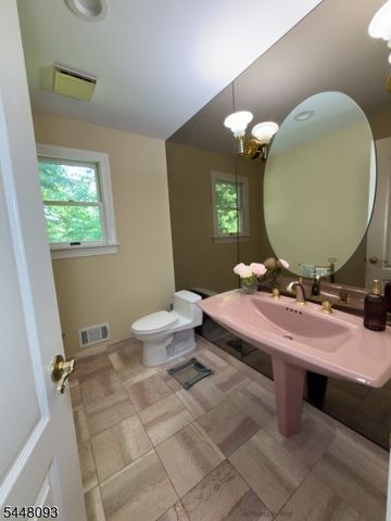 21 Round Top Rd, Warren Twp., NJ 07059
